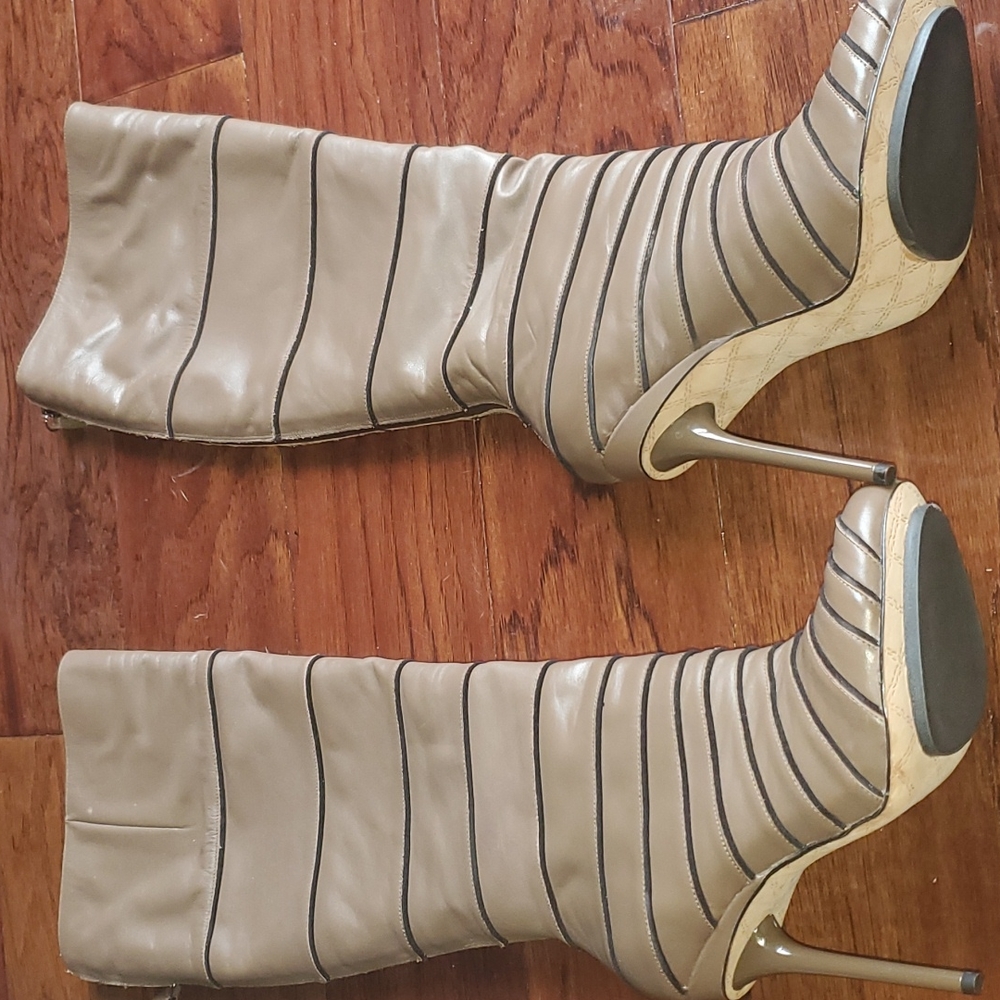 New never worn! womens stilleto boots